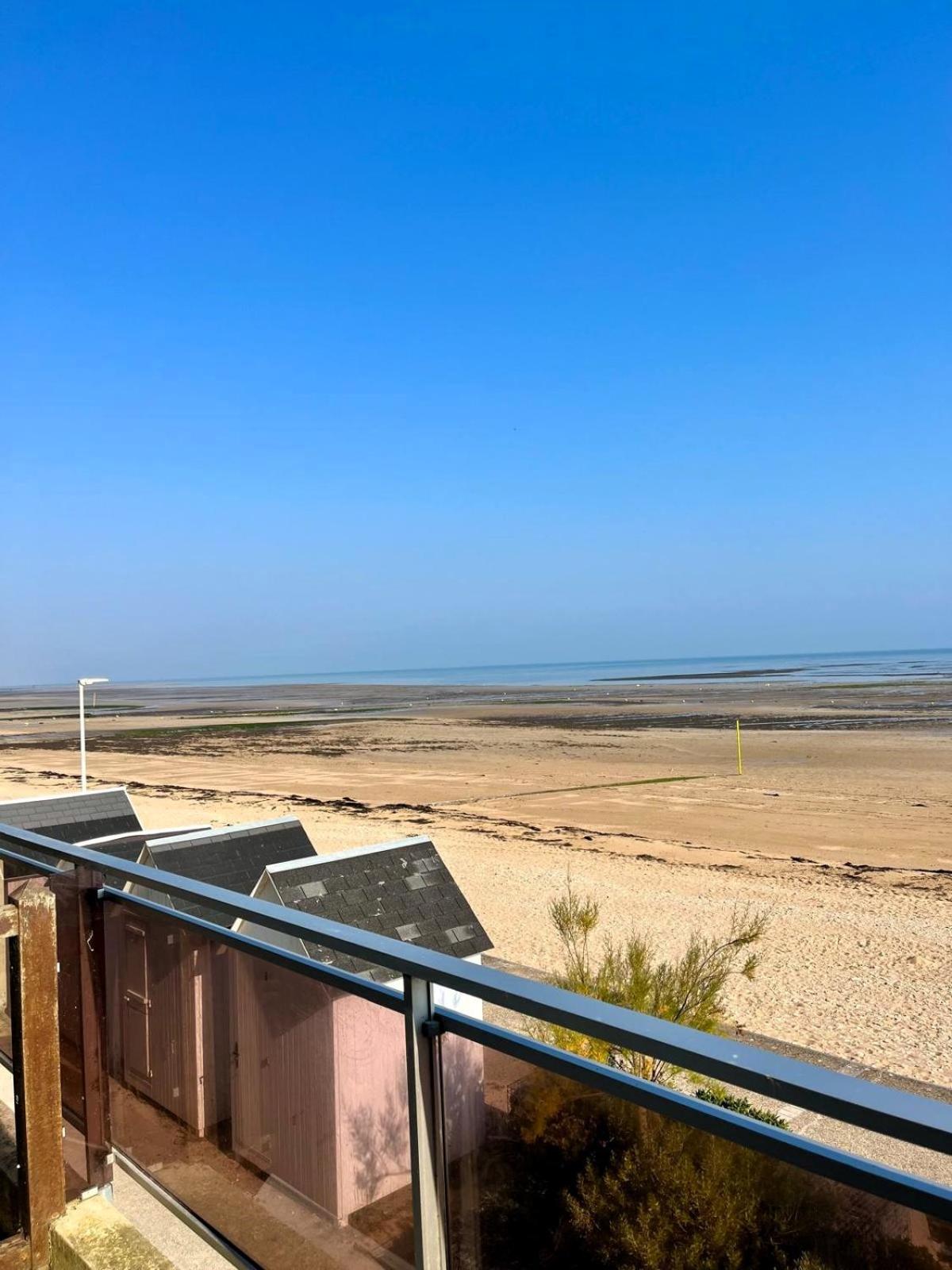 Mettons Les Voiles - Appt Vue Mer Avec Loggia Bernières-sur-Mer Extérieur photo