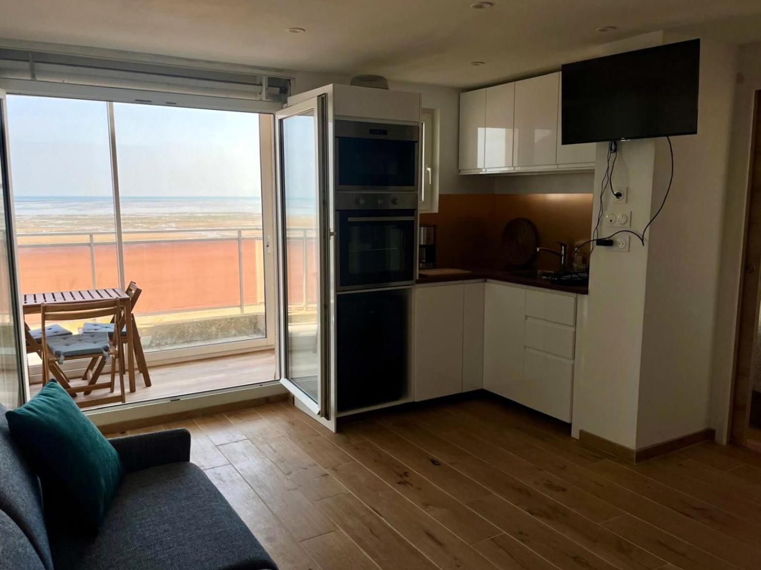 Mettons Les Voiles - Appt Vue Mer Avec Loggia Bernières-sur-Mer Extérieur photo