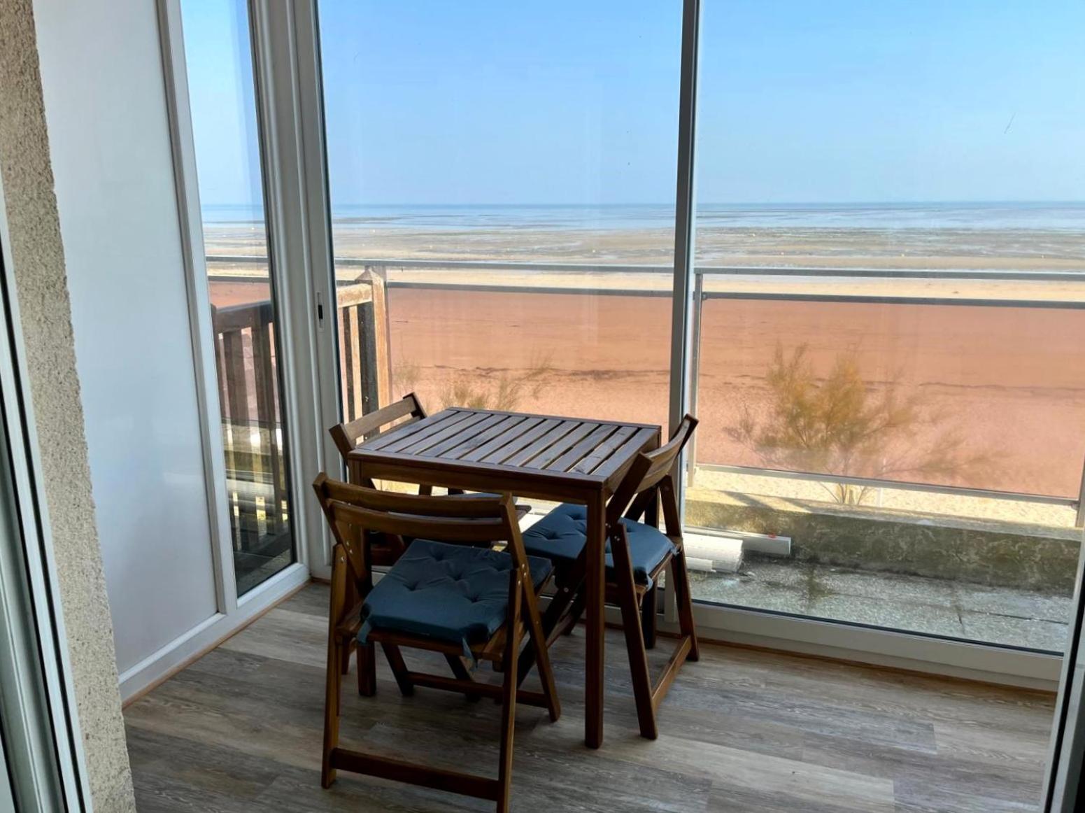 Mettons Les Voiles - Appt Vue Mer Avec Loggia Bernières-sur-Mer Extérieur photo