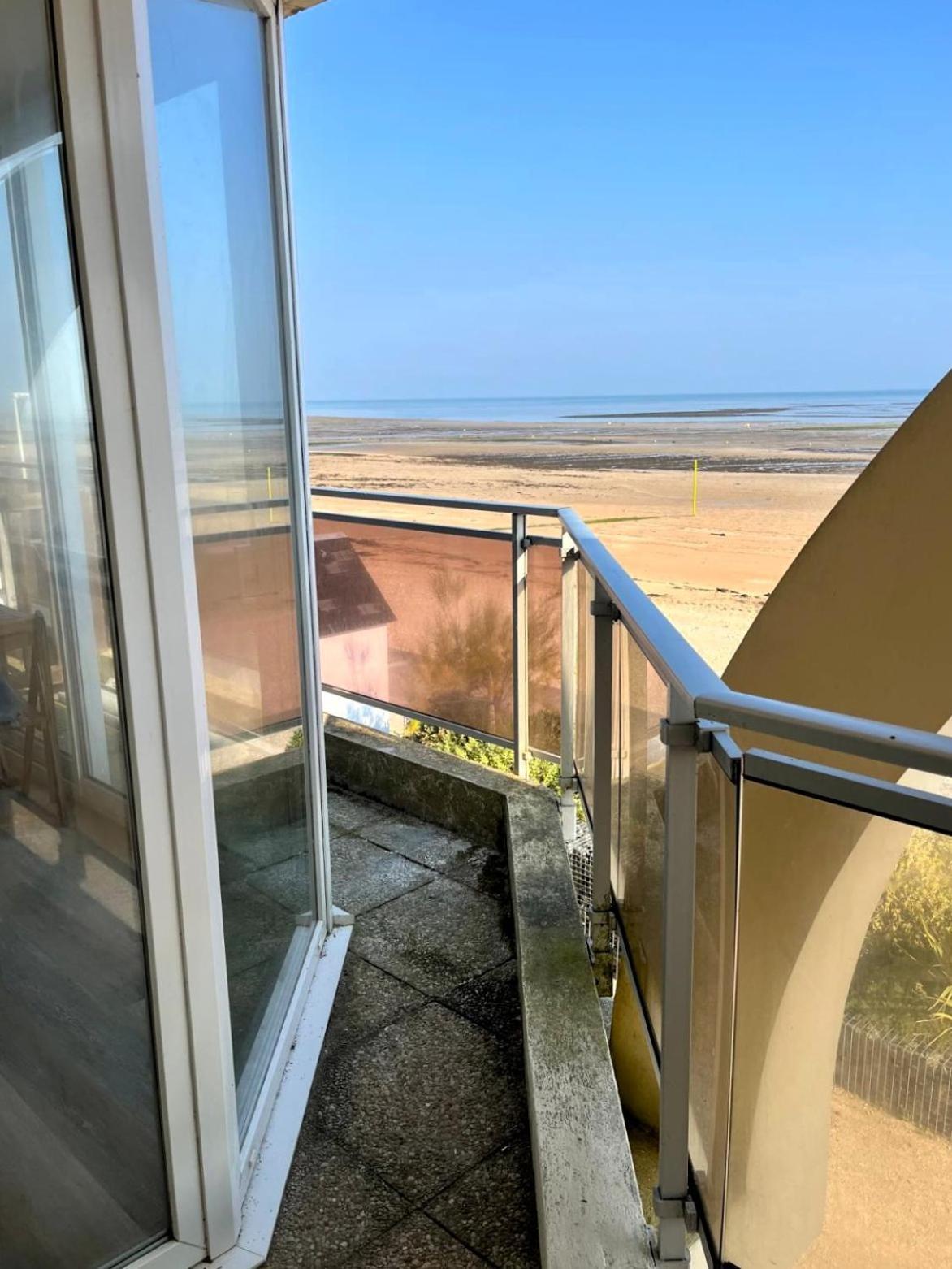 Mettons Les Voiles - Appt Vue Mer Avec Loggia Bernières-sur-Mer Extérieur photo