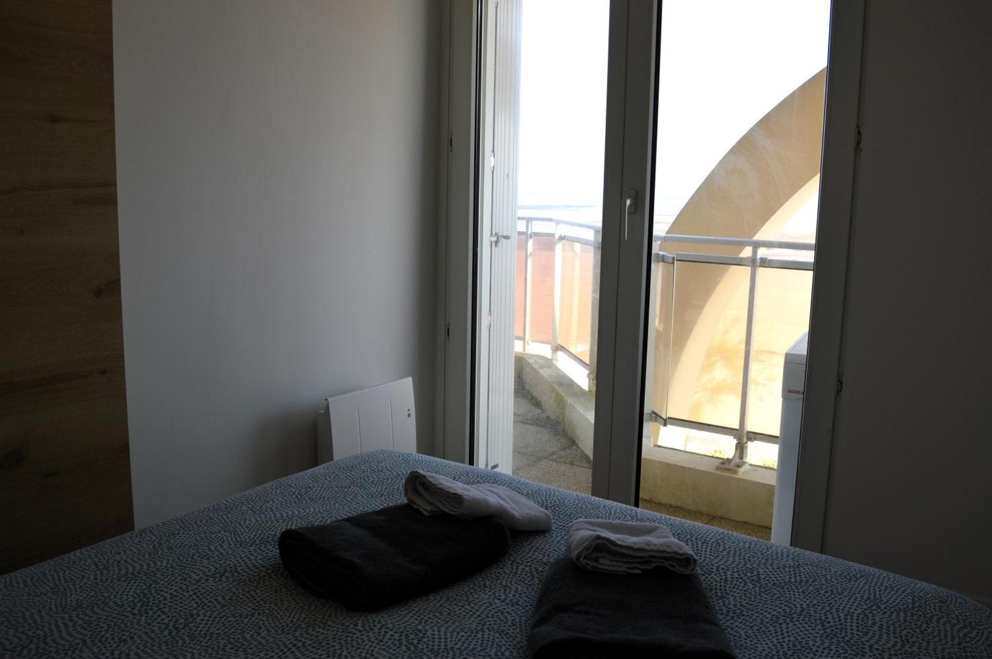 Mettons Les Voiles - Appt Vue Mer Avec Loggia Bernières-sur-Mer Extérieur photo