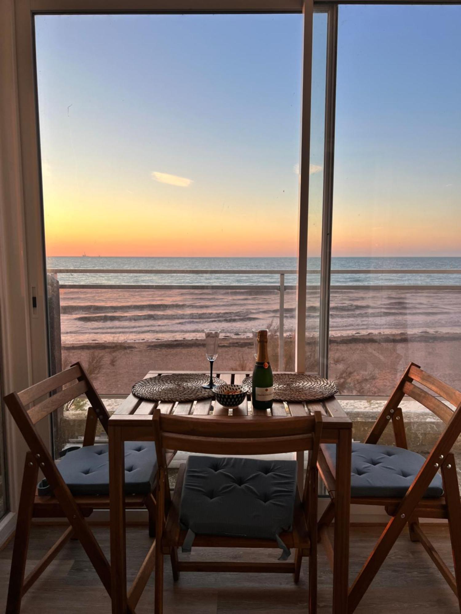 Mettons Les Voiles - Appt Vue Mer Avec Loggia Bernières-sur-Mer Extérieur photo