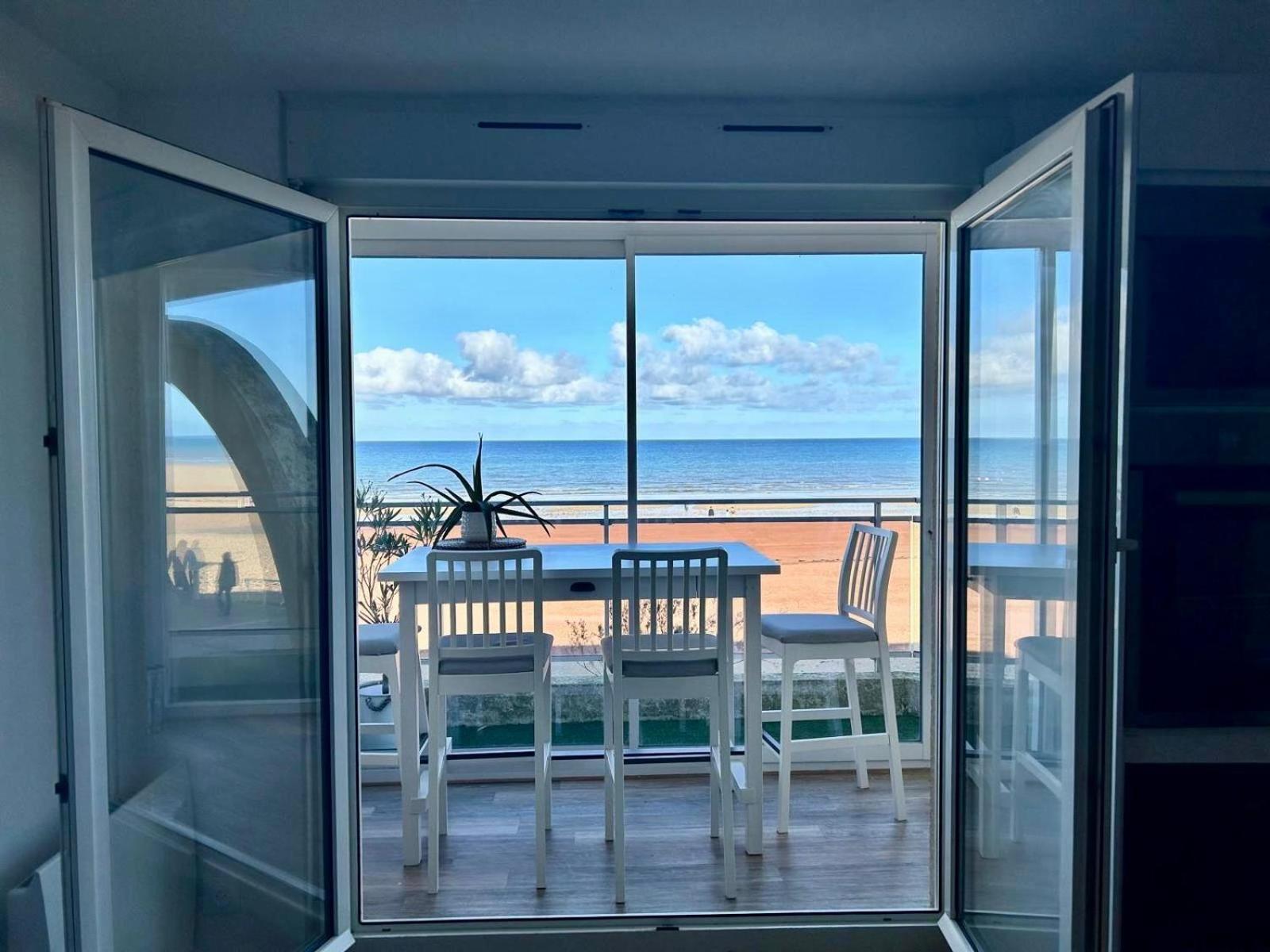 Mettons Les Voiles - Appt Vue Mer Avec Loggia Bernières-sur-Mer Extérieur photo