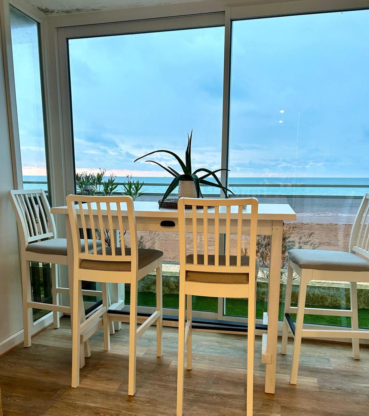 Mettons Les Voiles - Appt Vue Mer Avec Loggia Bernières-sur-Mer Extérieur photo